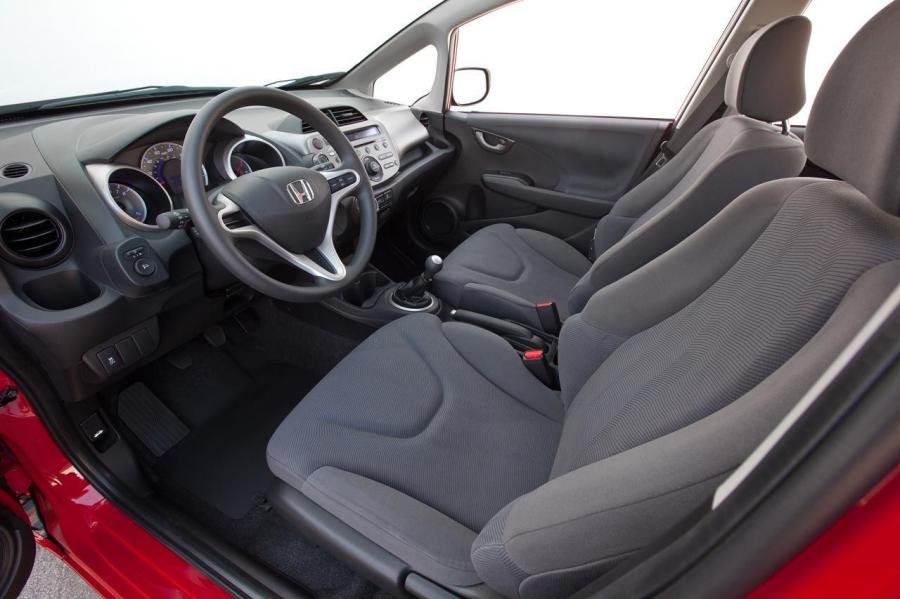  Honda Fit Sport 2012 года  (фото 4 из 42)